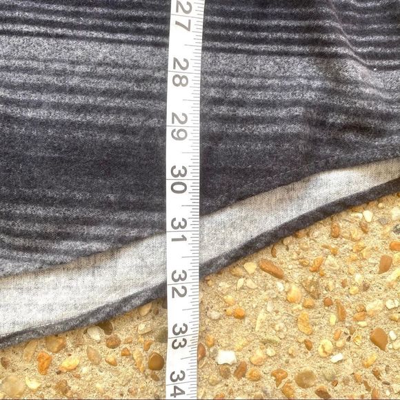 Like New Men’s Woolrich Striped Flannel Shirt XL - Picture 5 of 13